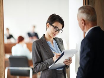 Le mentor dans l’entreprise : un big brother ou un compagnon de carrière ?