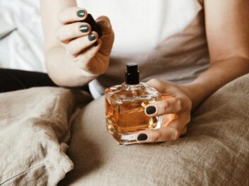 Nos conseils pour faire durer votre parfum tout au long de la journée !