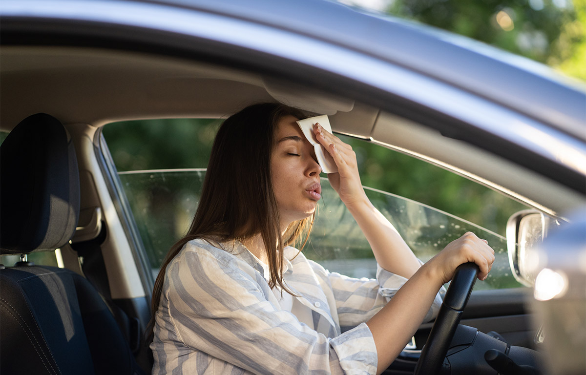 Si la température de votre voiture est anormalement élevée, c’est l’astuce incontournable pour la refroidir sans utiliser la climatisation.