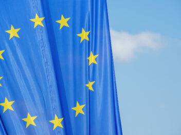 L’Union européenne a rendu obligatoires les chargeurs universels.