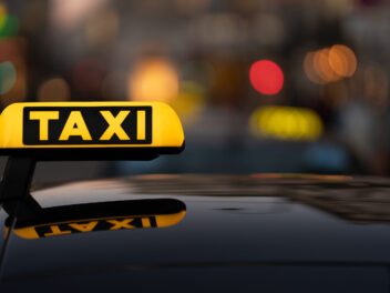 Les taxis doivent être considérés comme une profession prioritaire.